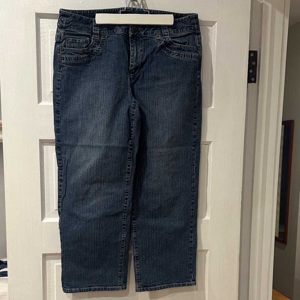 Stylish Women's Cropped Denim Jeans